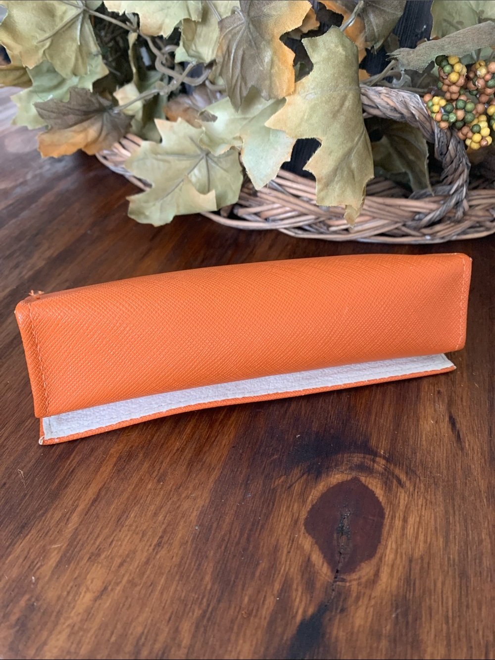 Tory Burch Orange Eyewear Case with Gold Logo Includes Cleaning Cloth - Picture 5 of 6
